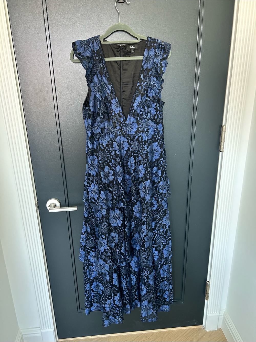 Lulus Sleeveless Navy Floral Lace Tiered Maxi Dress - M - Picture 2 of 5